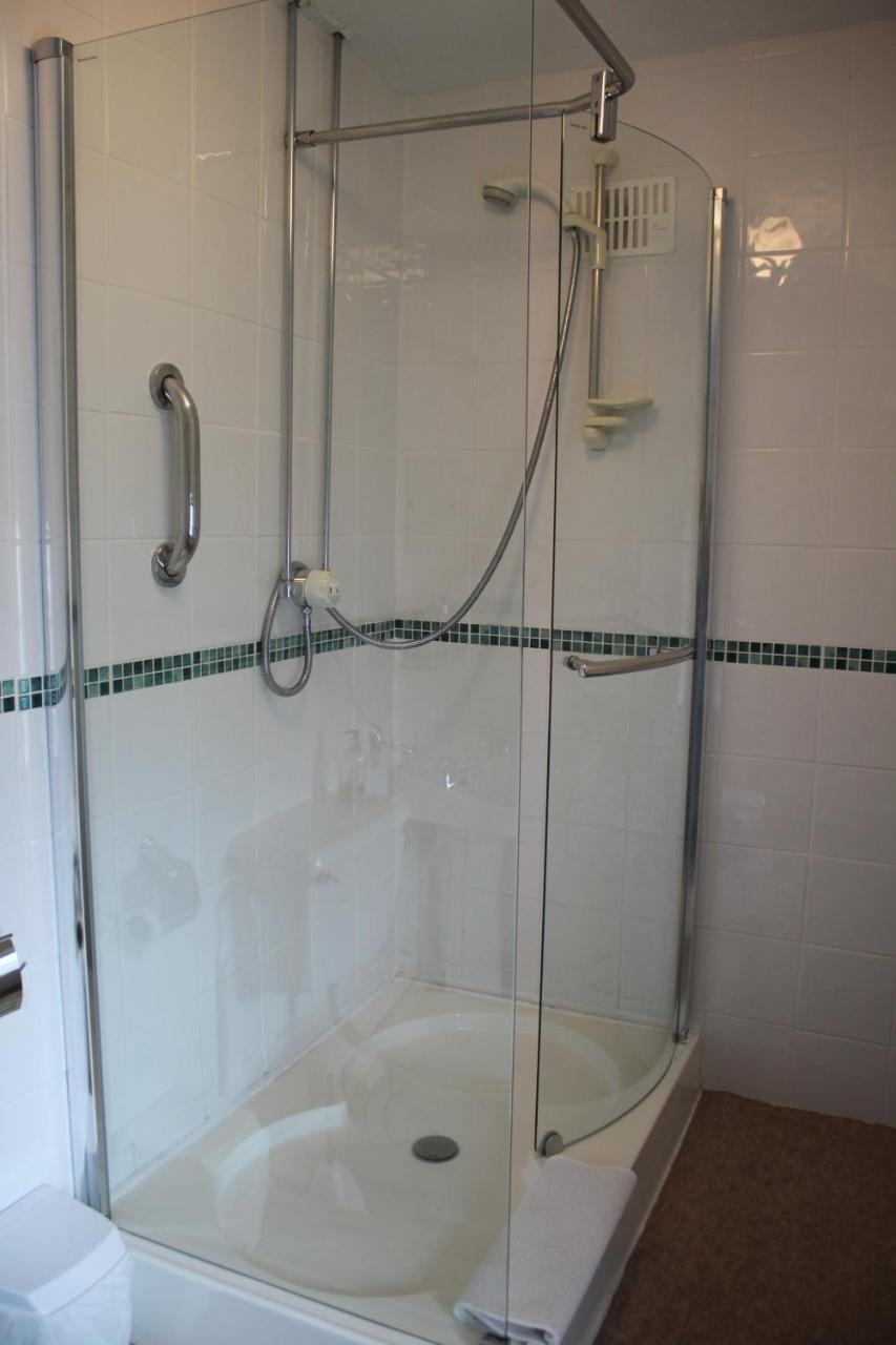 Bed & Breakfast Ballinacourty House 3*